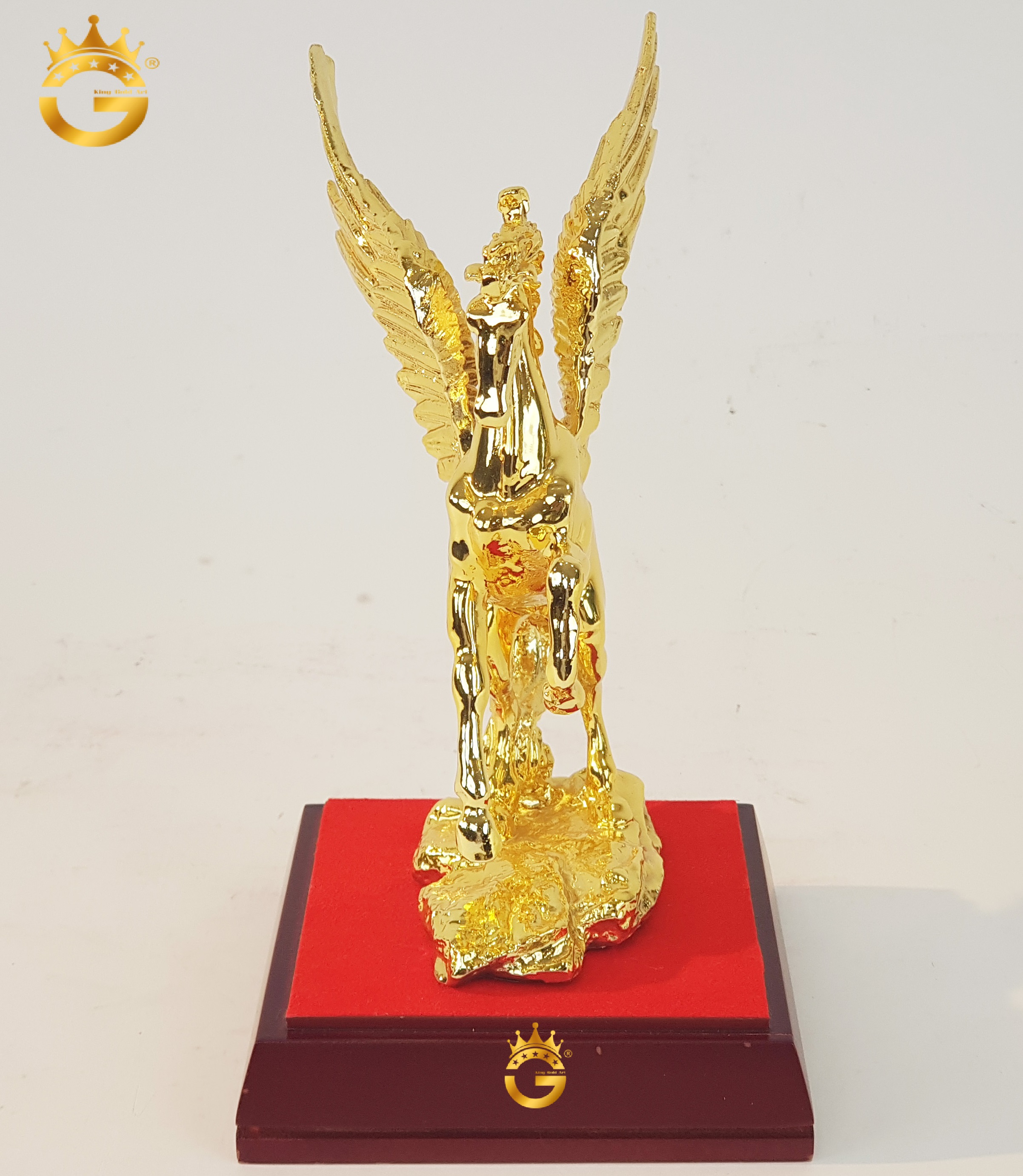 Tượng Ngựa Có Cánh Dát Vàng 24K